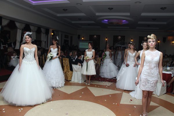 Фото Маріанни Харді та Сидоренко Оксани